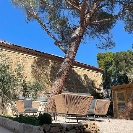 La Petite Ecurie * Montséret