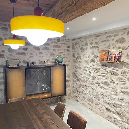 La Petite Ecurie Montseret